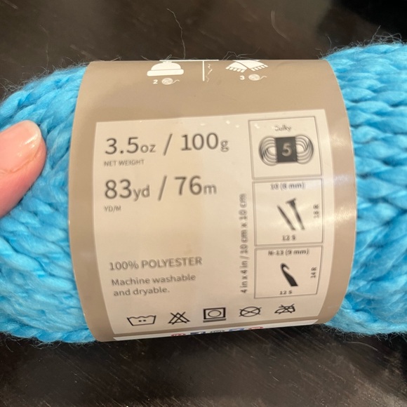 Lion Brand Softball 100% Polyester Yarn Light Blue Yarn Set of 7 - Picture 4 of 4